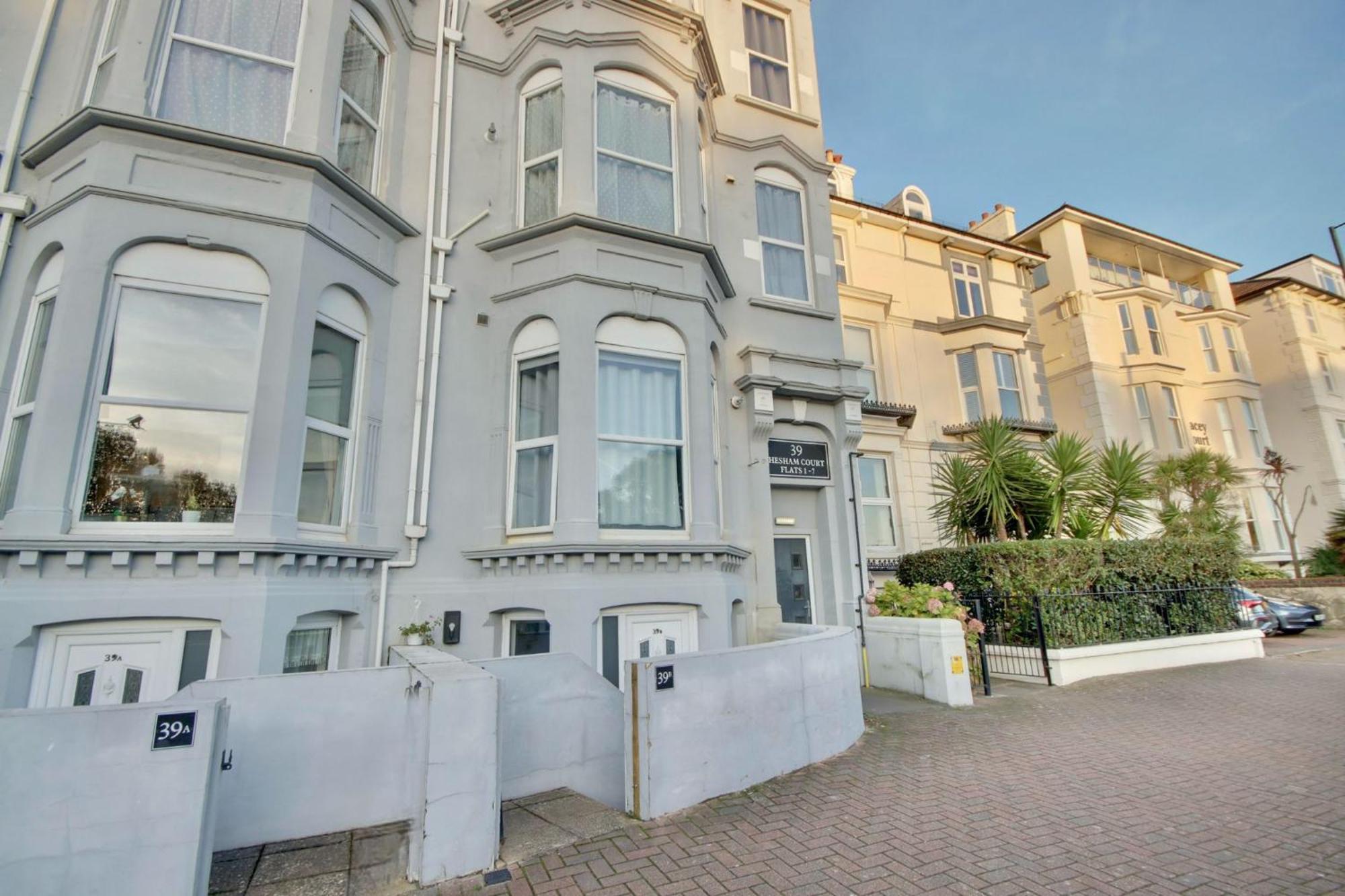 Southsea Getaway Apartment With Pool Table And Hot Tub Портсмът Екстериор снимка