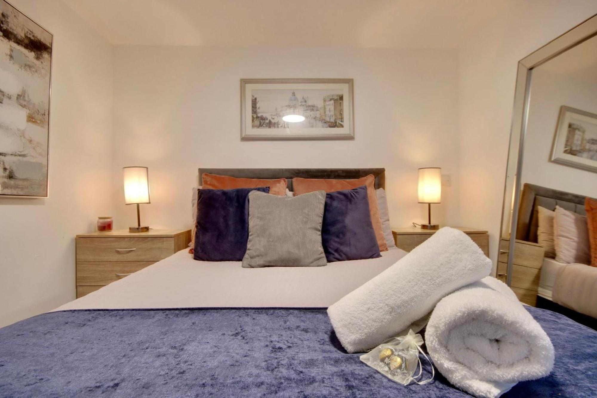 Southsea Getaway Apartment With Pool Table And Hot Tub Портсмът Екстериор снимка