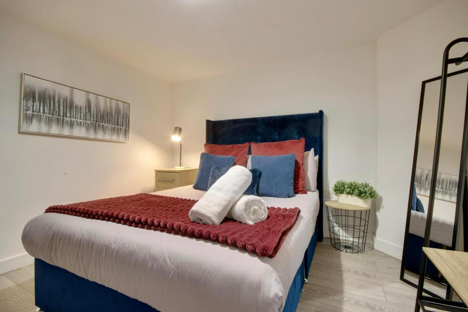 Southsea Getaway Apartment With Pool Table And Hot Tub Портсмът Екстериор снимка